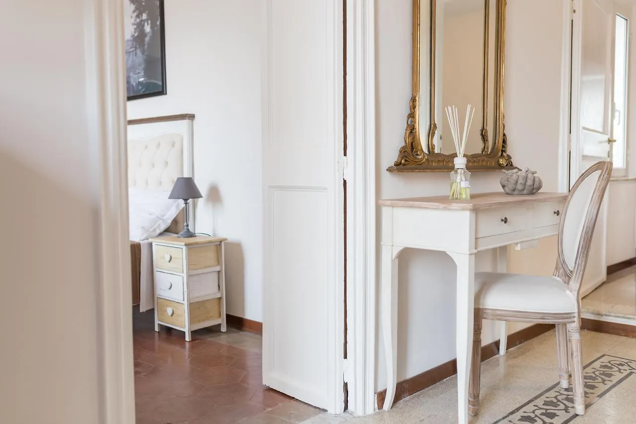 Pellegrino 75 Double Bedroom Rome Apartment