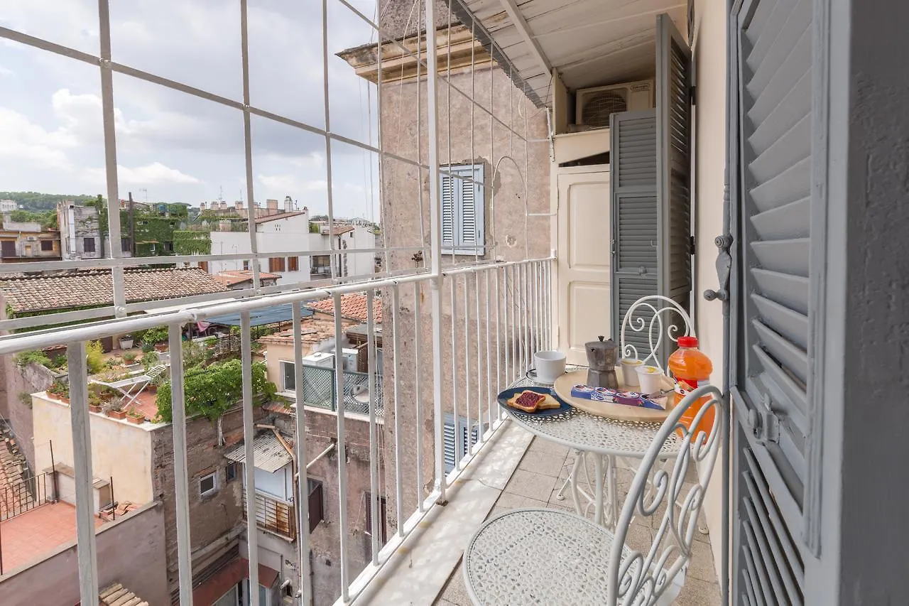 Pellegrino 75 Double Bedroom Rome Italy