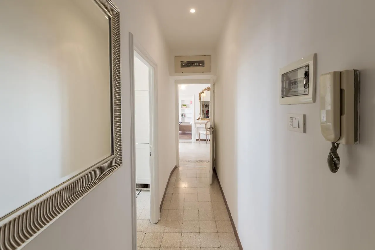 Pellegrino 75 Double Bedroom Rome Apartment